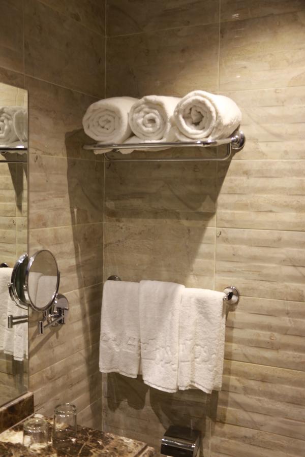 Habitación Doble con balcón (2 adultos + 1 niño)